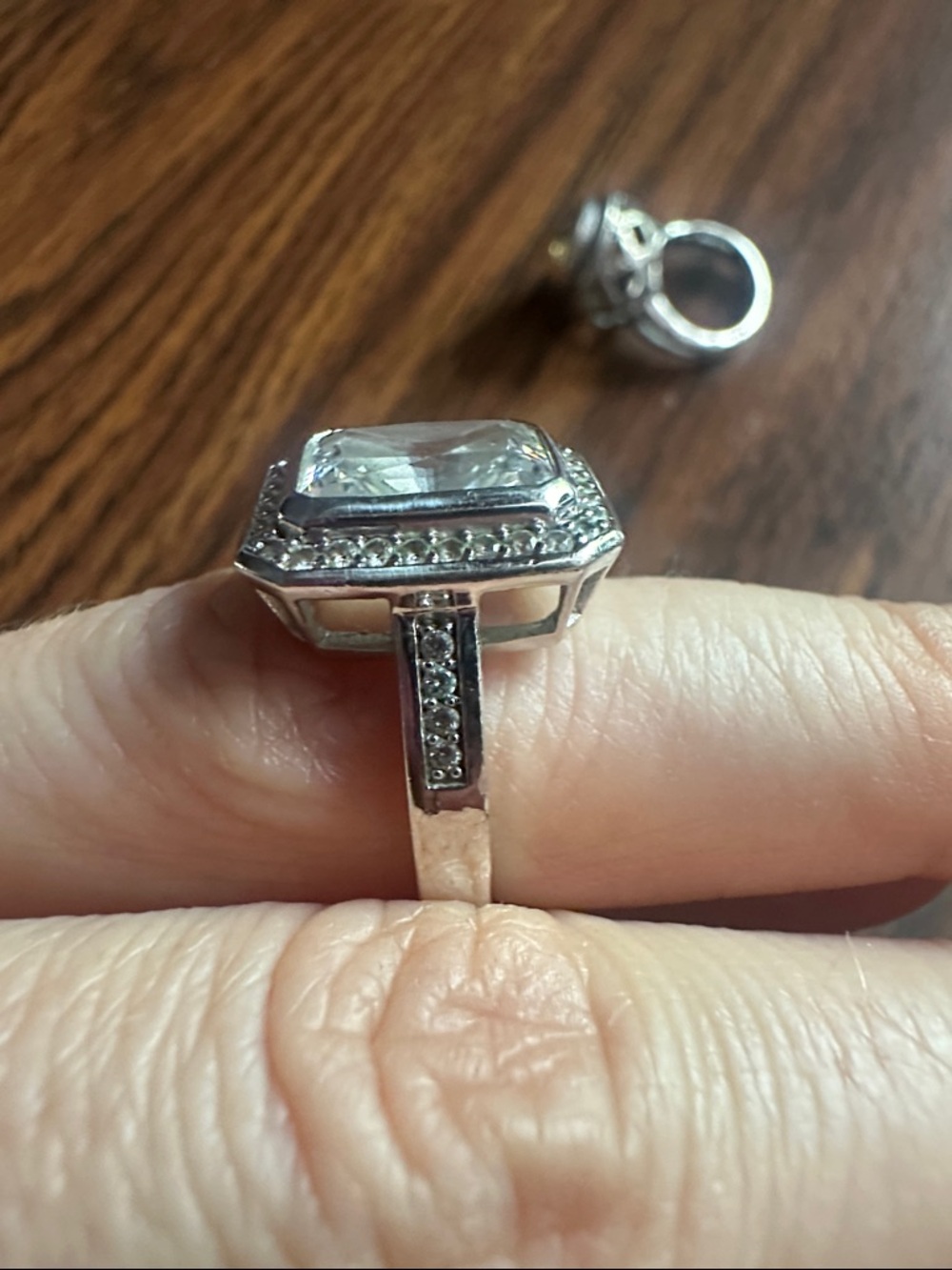 Statement Rings ✨✨✨ - Picture 6 of 16